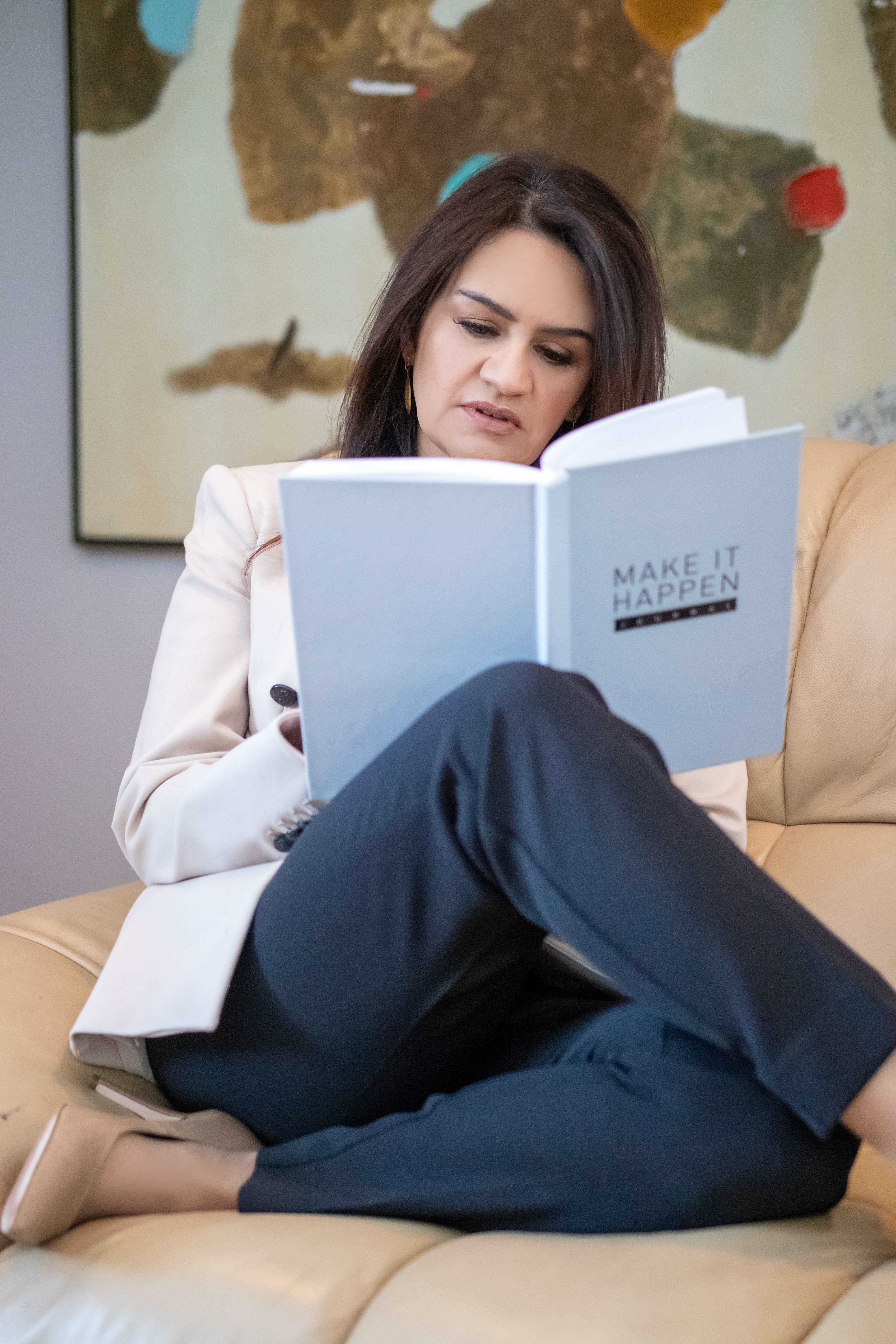 Adriana Rozo-Angulo reading